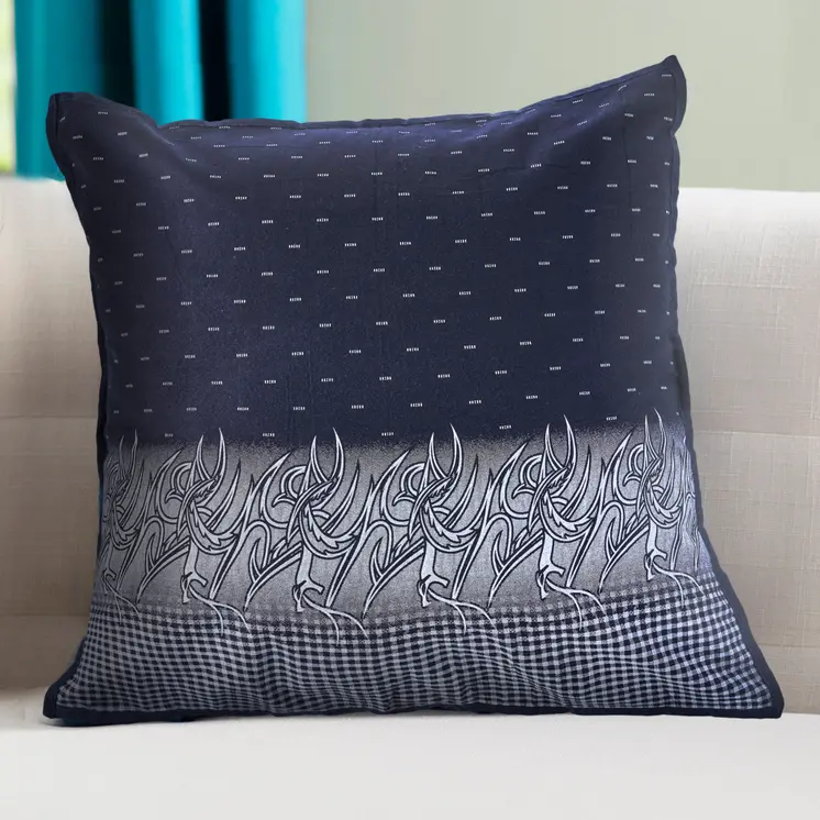 20" X 20" Navy And White 100% Cotton Geometric Zippered Pillow