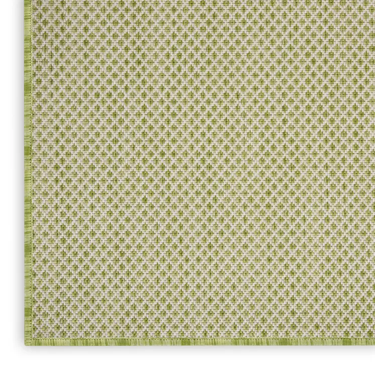 7' X 10' Green And Ivory Indoor Outdoor Area Rug