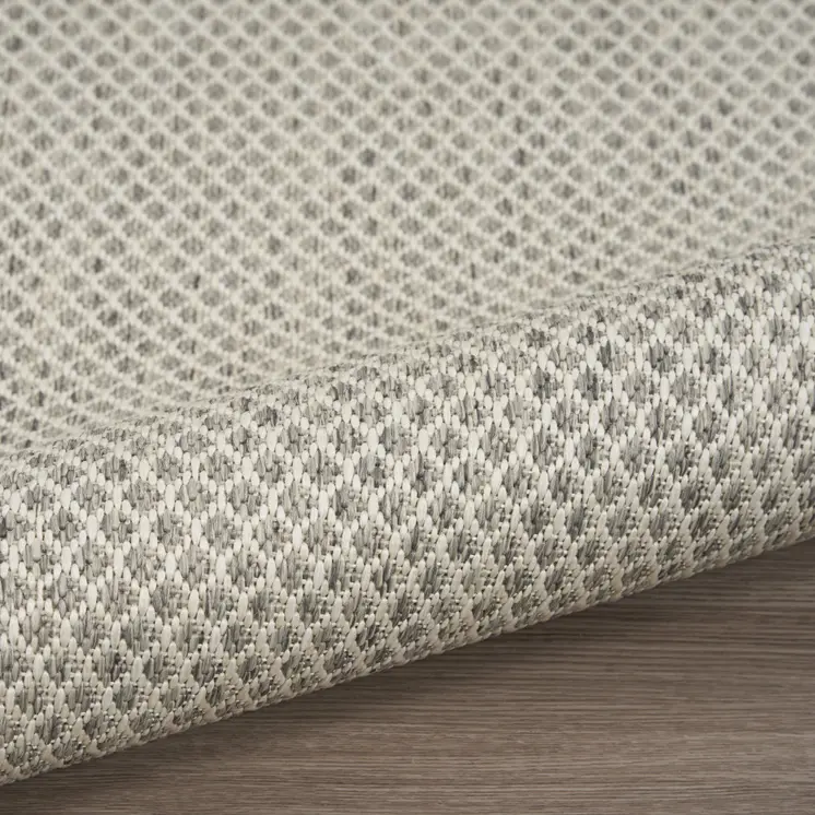 7' X 10' Ivory And Silver Indoor Outdoor Area Rug