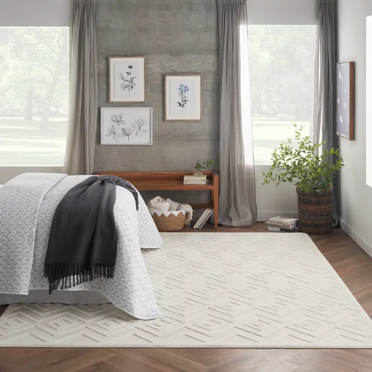 7' X 10' Ivory And White Indoor Outdoor Area Rug