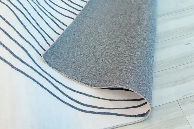 4' X 6' Black and White Abstract Area Rug