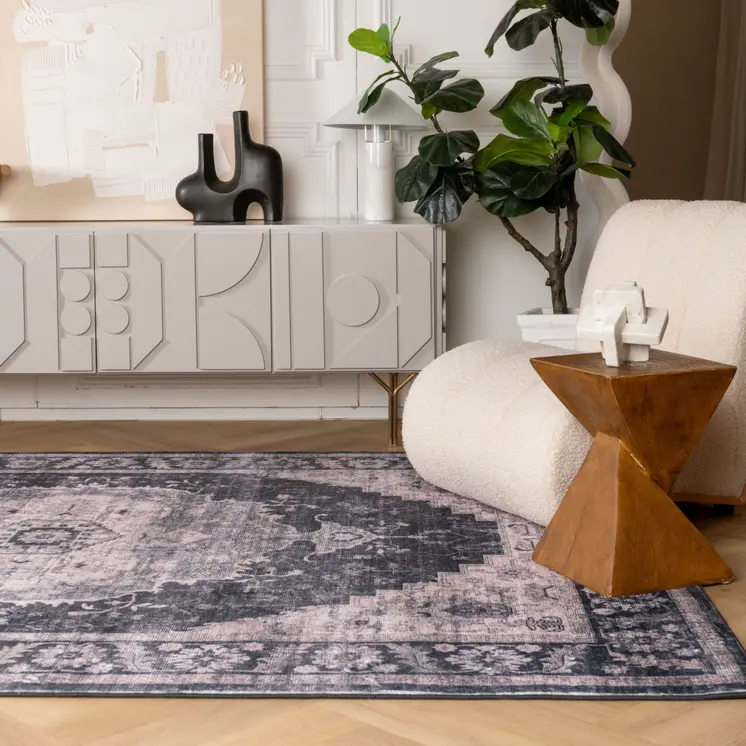 4' X 6' Black and Gray Oriental Area Rug