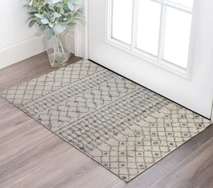 2' X 3' Gray and Ivory Geometric Shag Area Rug