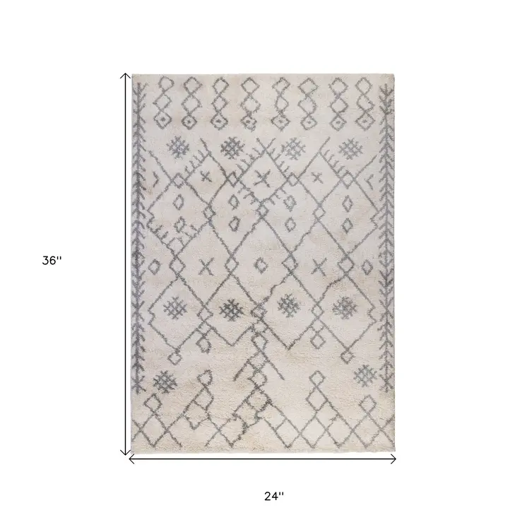 2' X 3' Gray and Ivory Geometric Shag Area Rug
