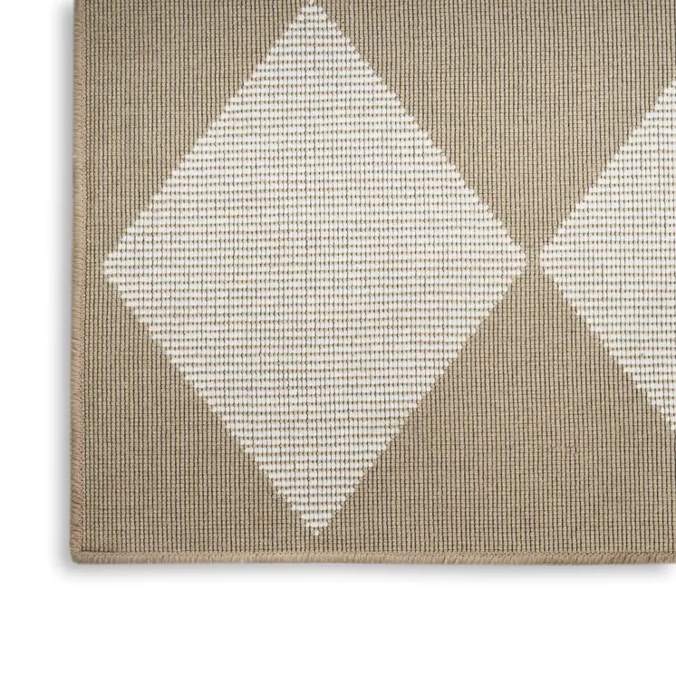 4' X 6' Natural and Ivory Geometric Power Loom Washable Non Skid Area Rug