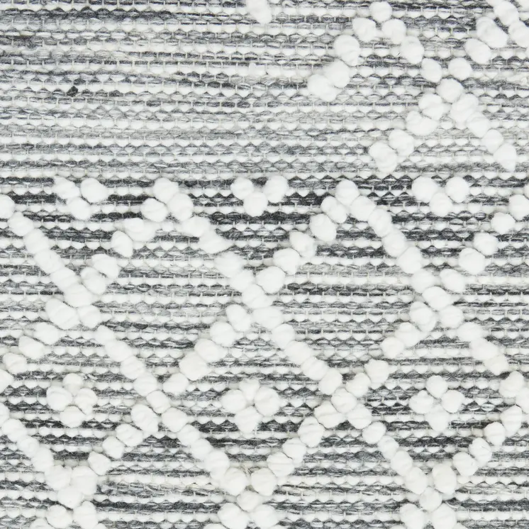 4' X 6' Gray and Ivory Geometric Hand Woven Area Rug With Fringe