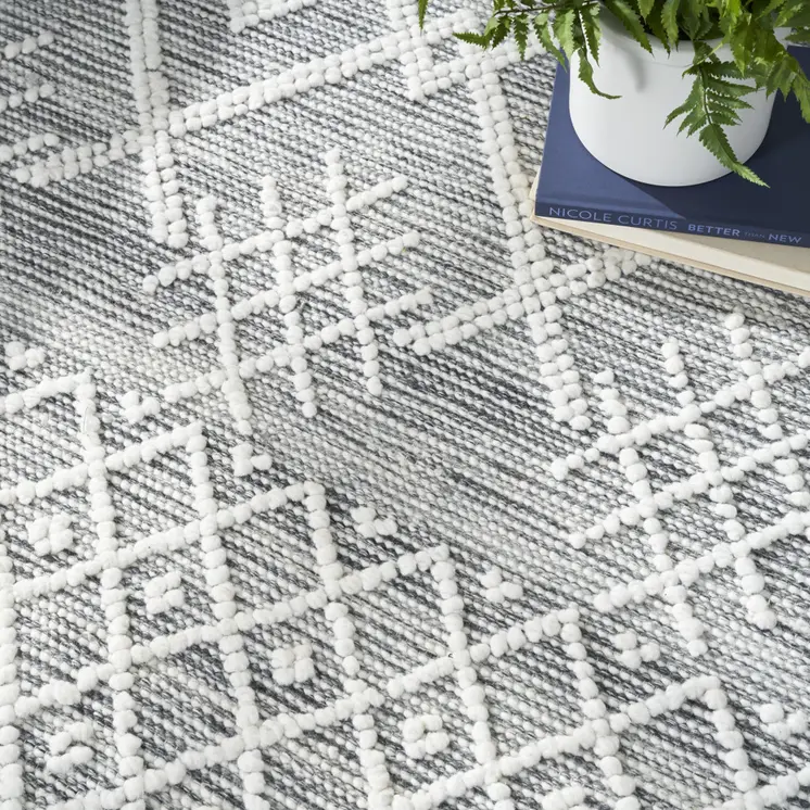 8' X 11' Gray and Ivory Geometric Hand Woven Area Rug With Fringe