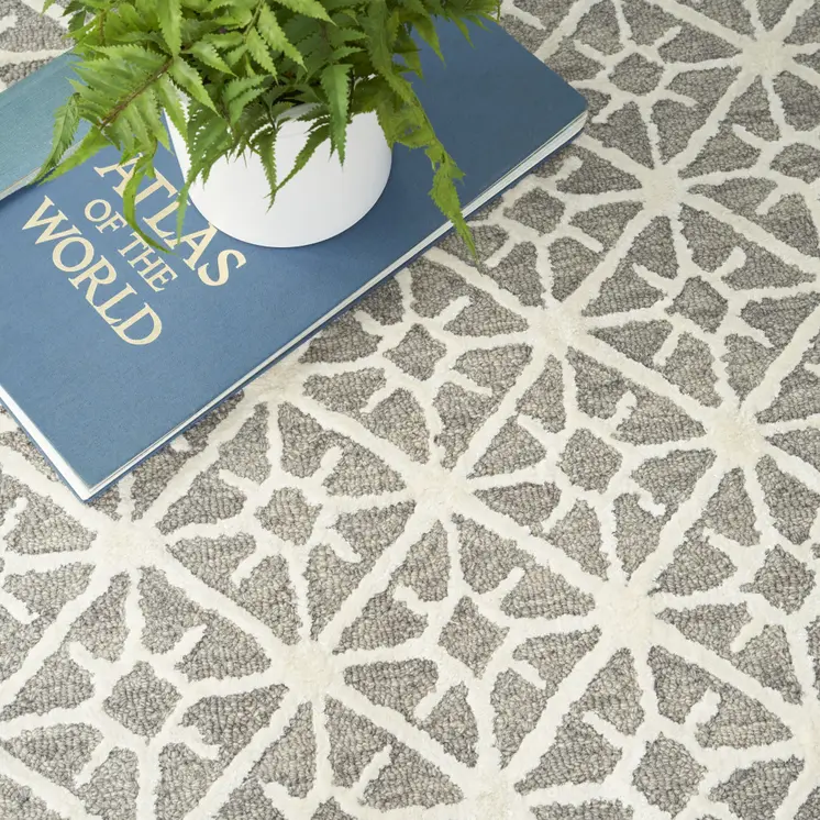 5' X 7' Gray and Ivory Geometric Hand Tufted Area Rug