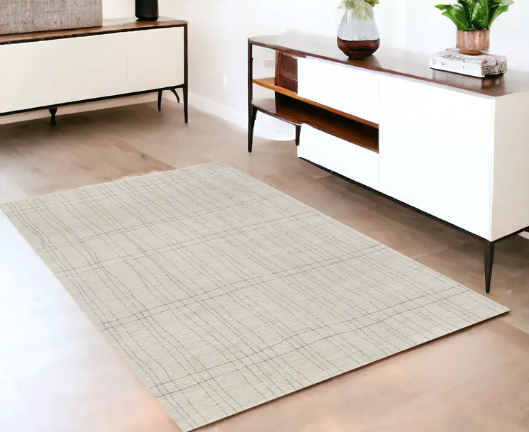 4' X 6' Gray and Ivory Abstract Power Loom Area Rug