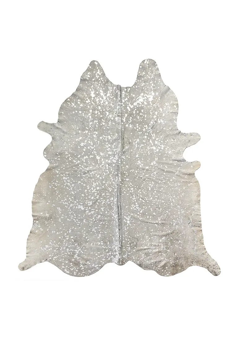 5' X 7' Silver and Ivory Cowhide Hand Knotted Area Rug
