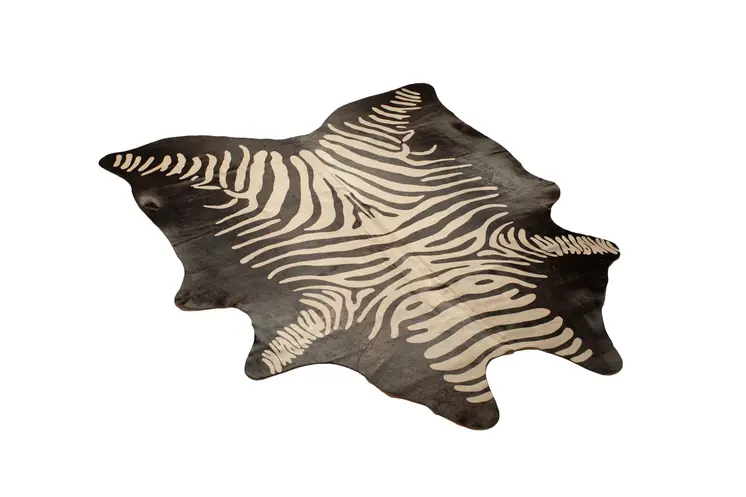5' X 7' Black and Off White Cowhide Hand Knotted Area Rug