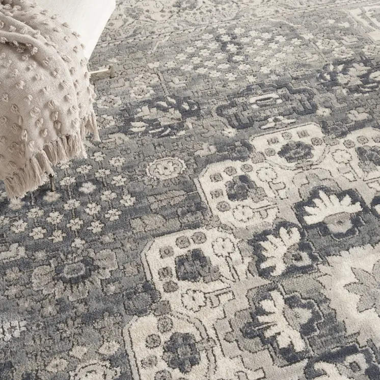 7' X 10' Gray and Ivory Medallion Power Loom Area Rug