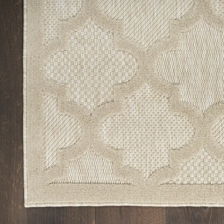 5' X 7' Cream And Beige Trellis Indoor Outdoor Area Rug