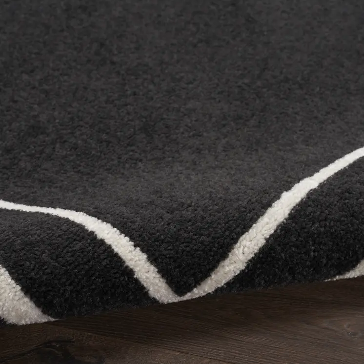6' Black And Ivory Indoor Outdoor Runner Rug