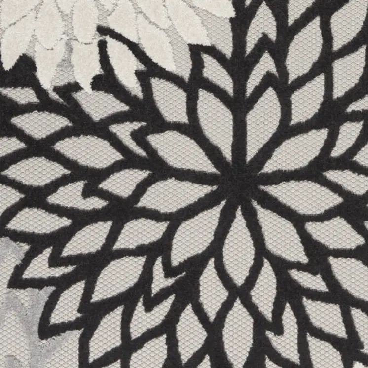 5' X 8' Black And White Floral Indoor Outdoor Area Rug