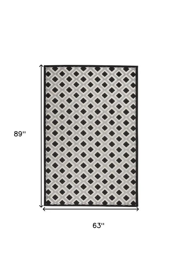 5' X 8' Black And White Geometric Indoor Outdoor Area Rug