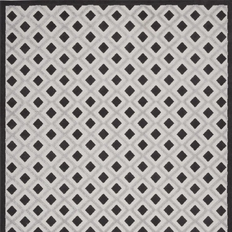 8' X 11' Black And White Geometric Indoor Outdoor Area Rug
