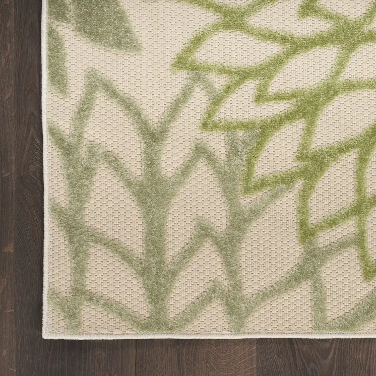 5' X 8' Ivory And Green Floral Indoor Outdoor Area Rug