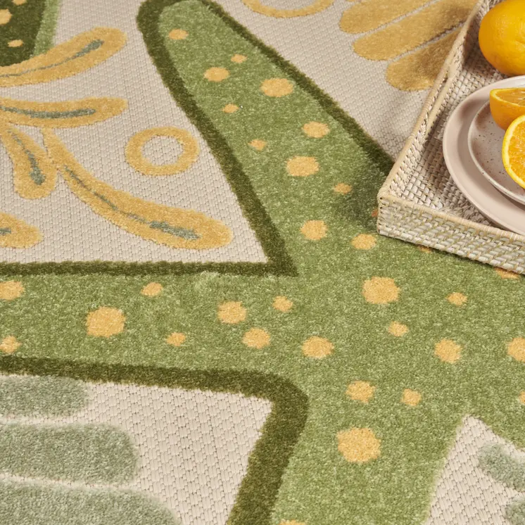 8' Ivory Green And Yellow Round Starfish Indoor Outdoor Area Rug