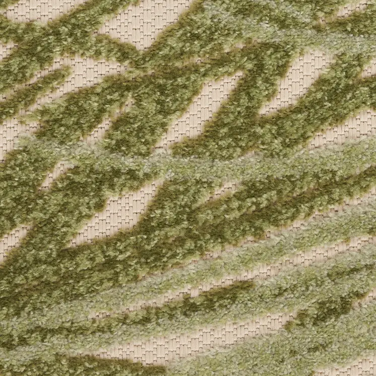 8' Ivory And Green Round Palm Leaf Indoor Outdoor Area Rug