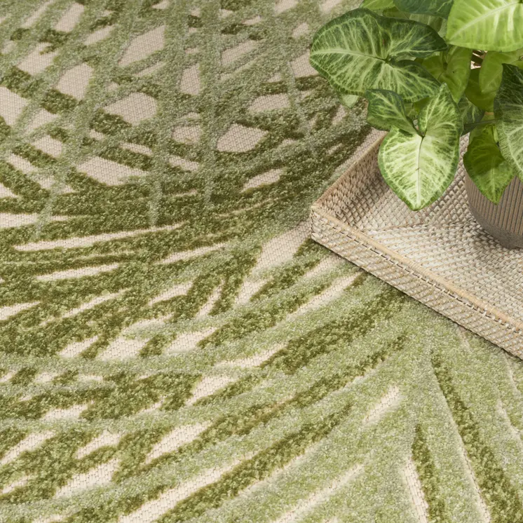 8' Ivory And Green Round Palm Leaf Indoor Outdoor Area Rug