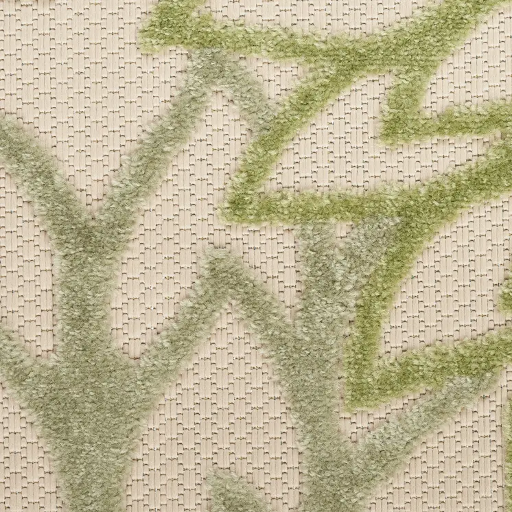 6' X 9' Ivory And Green Floral Indoor Outdoor Area Rug
