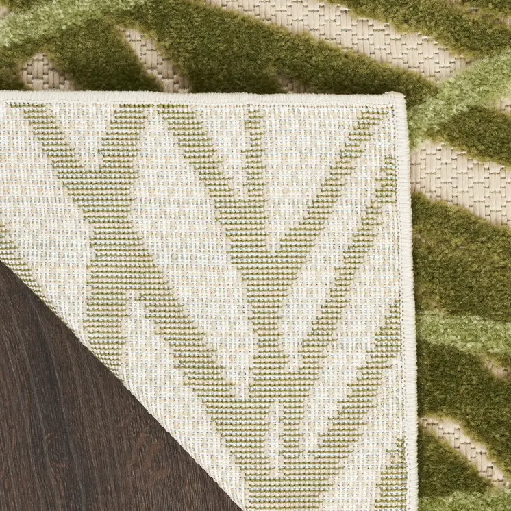 4' X 6' Ivory And Green Palm Leaf Indoor Outdoor Area Rug