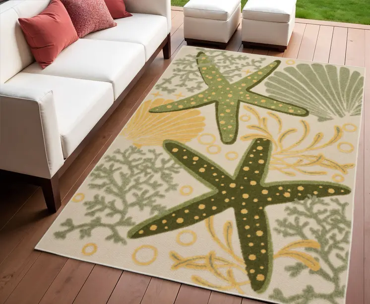 4' X 6' Green And Yellow Starfish Indoor Outdoor Area Rug