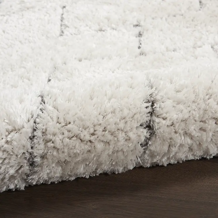 5' X 7' Ivory and Gray Chevron Shag Area Rug