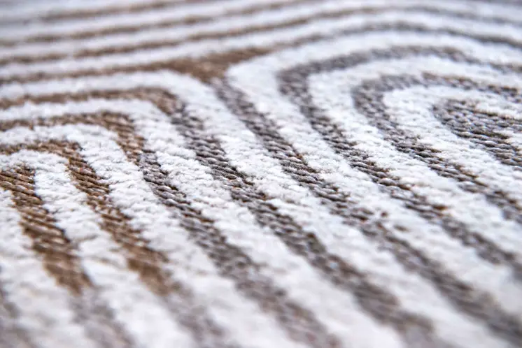 10' White Abstract Runner Rug