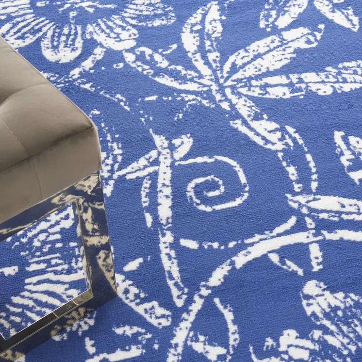 8' Ivory and Navy Blue Floral Distressed Round Rug