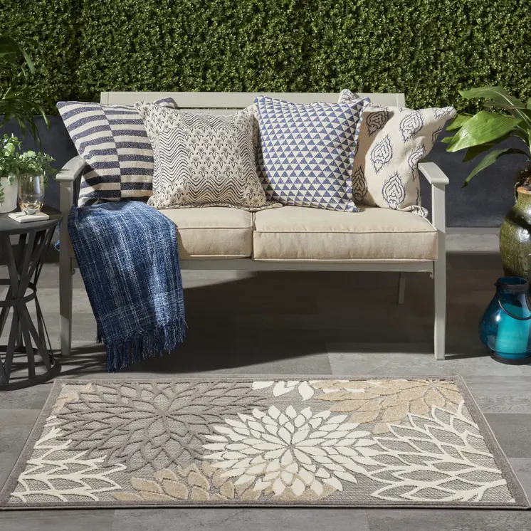 5' Navy Blue and Ivory Damask Distressed Round Rug