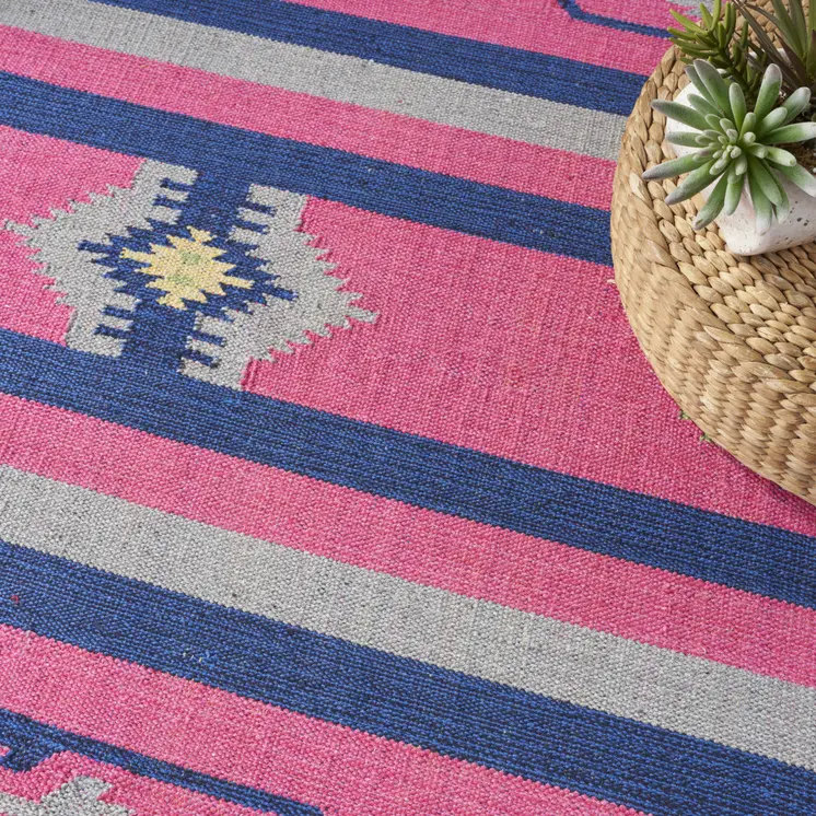 7' X 10' Pink and Blue Southwestern Handmade Area Rug With Fringe