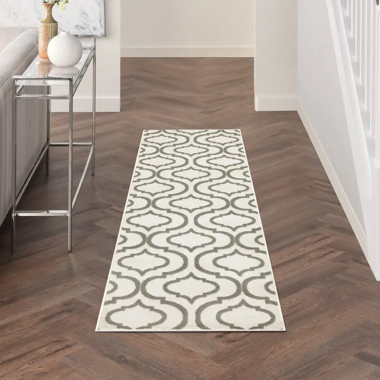 7' Ivory and Green Trellis Runner Rug