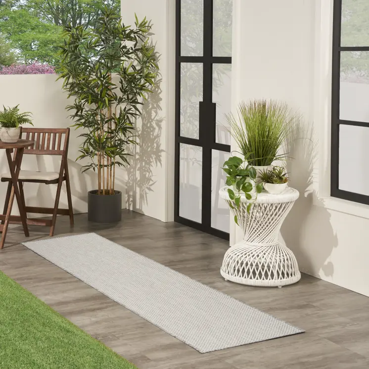 16' Ivory And Silver Geometric Indoor Outdoor Runner Rug