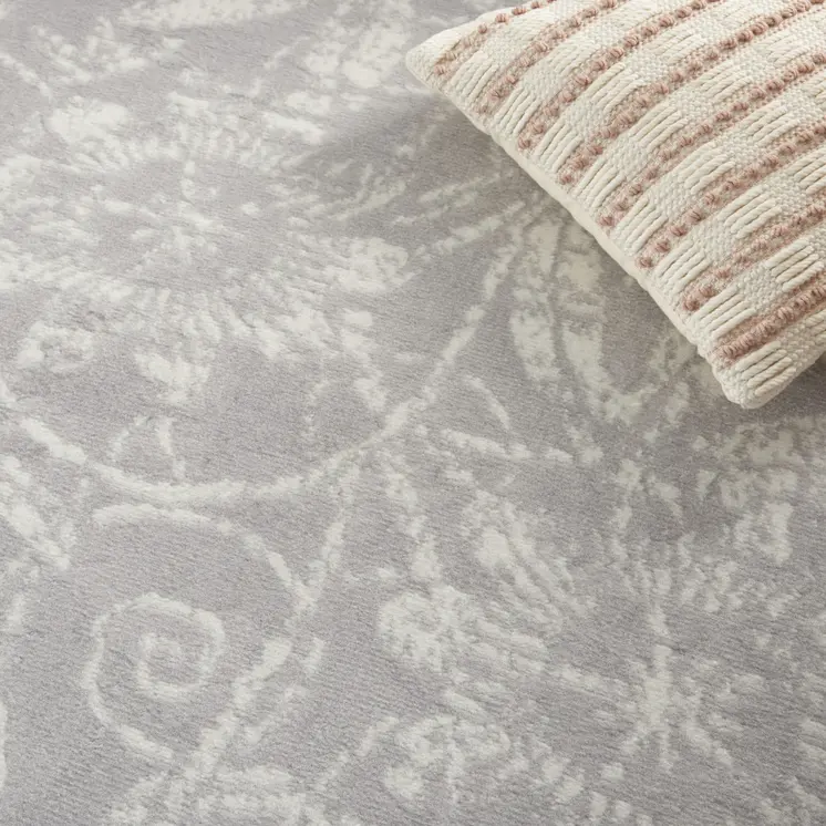 5' X 7' Gray and Ivory Floral Distressed Area Rug