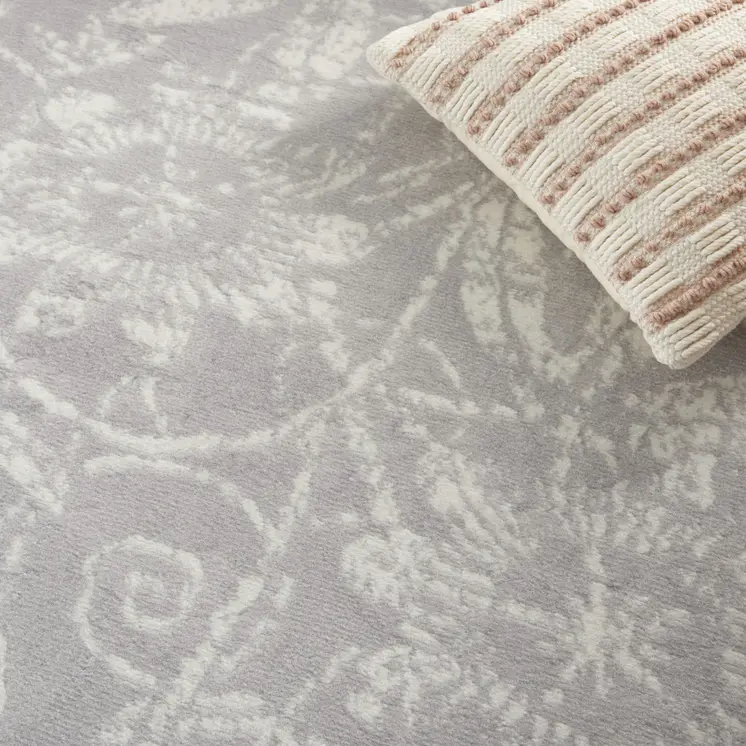 5' X 7' Gray and Ivory Floral Distressed Area Rug