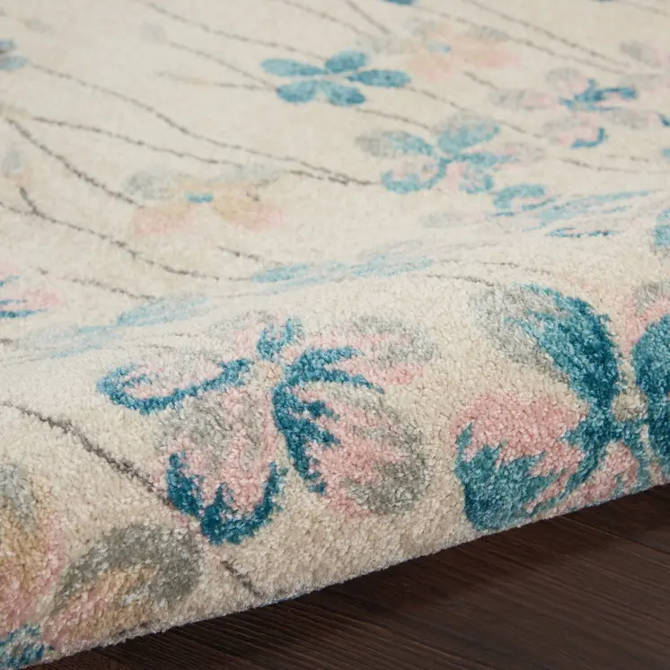 4' X 6' Ivory And Blue Floral Area Rug
