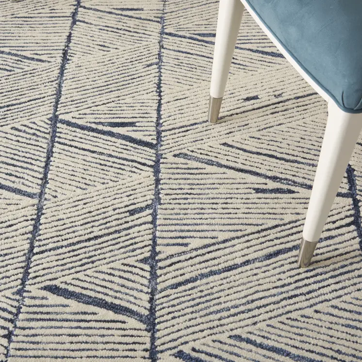 5' X 7' Blue And White Wool Abstract Area Rug