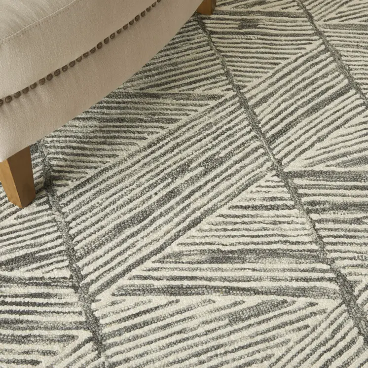 5' X 7' Gray and White Wool Abstract Area Rug