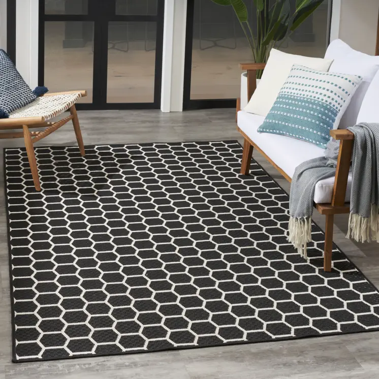 6' X 9' Black And Ivory Geometric Indoor Outdoor Area Rug