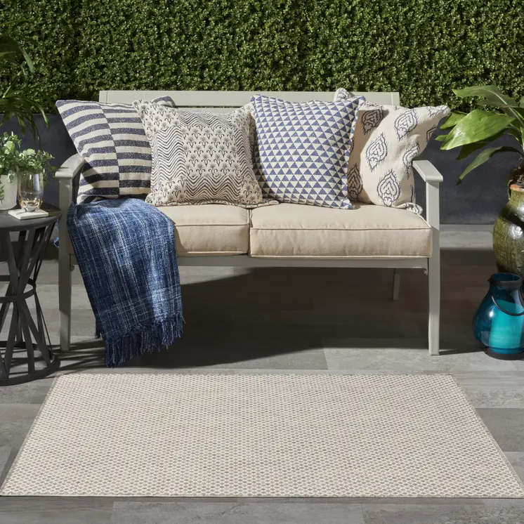 3' X 5' Ivory And Silver Geometric Indoor Outdoor Area Rug