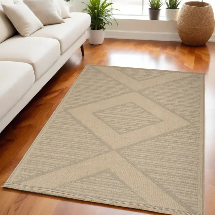 5' X 7' Natural And Beige Geometric Flatweave Non Skid Area Rug With Fringe