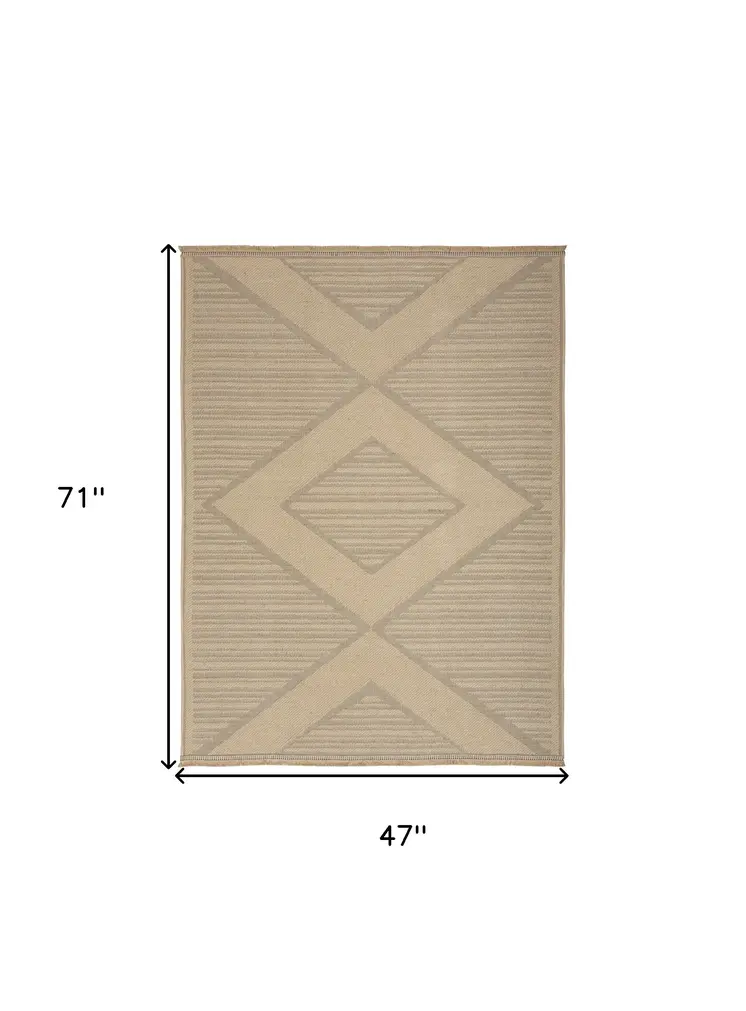 4' X 6' Natural And Beige Geometric Flatweave Non Skid Area Rug With Fringe