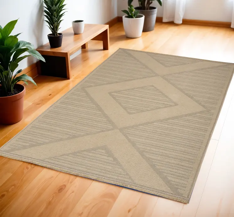 4' X 6' Natural And Beige Geometric Flatweave Non Skid Area Rug With Fringe