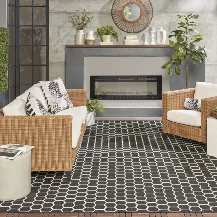 8' X 10' Black And Ivory Geometric Indoor Outdoor Area Rug