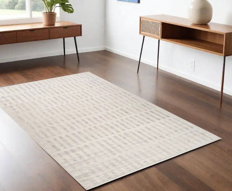 4' X 6' Gray and Beige Geometric Distressed Area Rug
