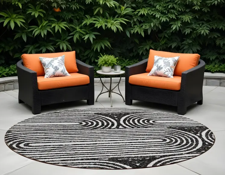 8' Black And White Round Abstract Washable Indoor Outdoor Area Rug