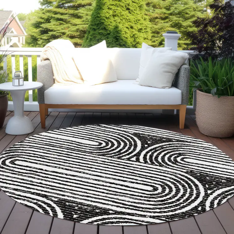 8' Black And White Round Abstract Washable Indoor Outdoor Area Rug