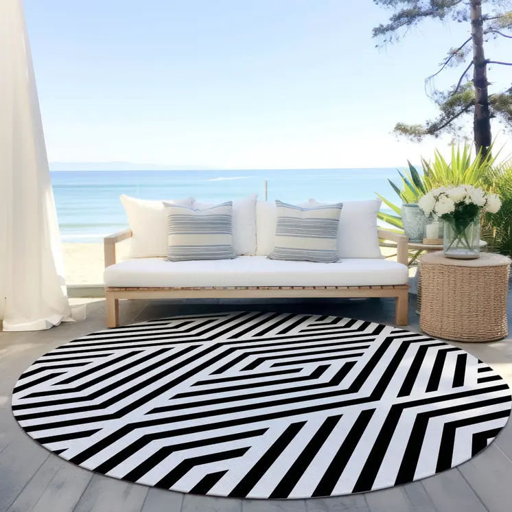 8' Black And White Round Geometric Washable Indoor Outdoor Area Rug